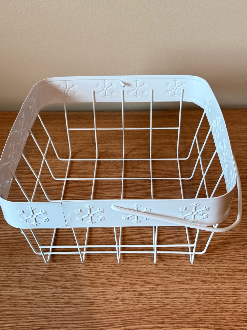 White Decorative Wire Storage Basket - Home Accents